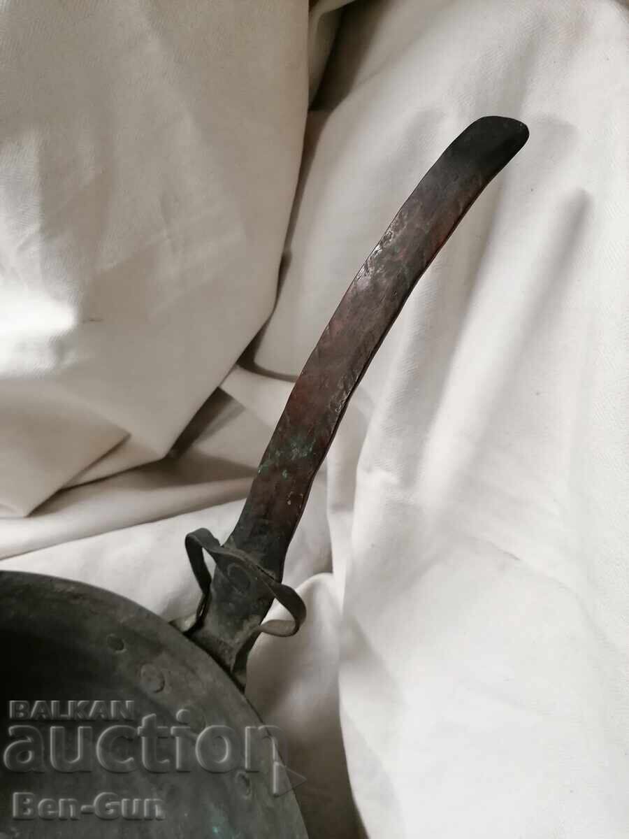 Auction Antique copper pan Auction Antique copper pan