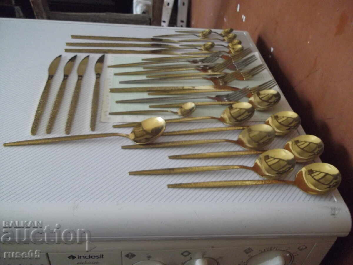 Аукцион Лот от 31 бр. прибора за хранене