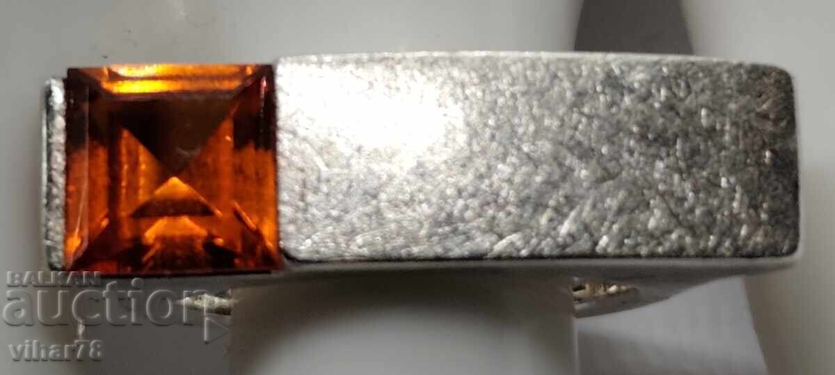 Inel de argint cu safir cu preț € 199.99 | 391.15 BGN