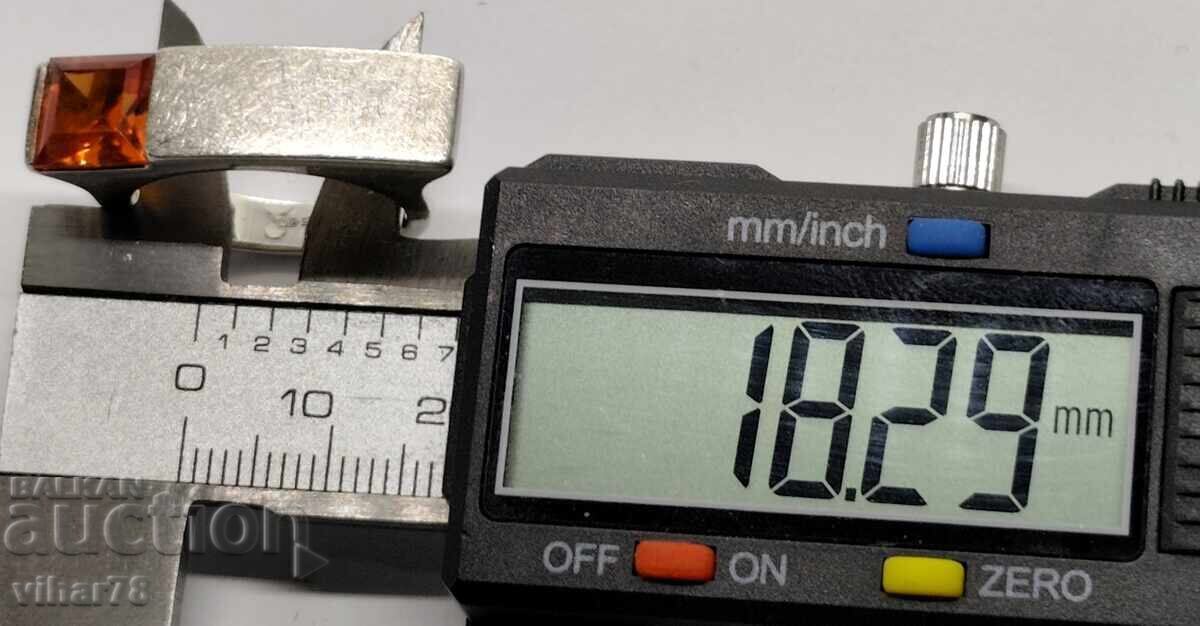 Licitație Inel de argint cu safir