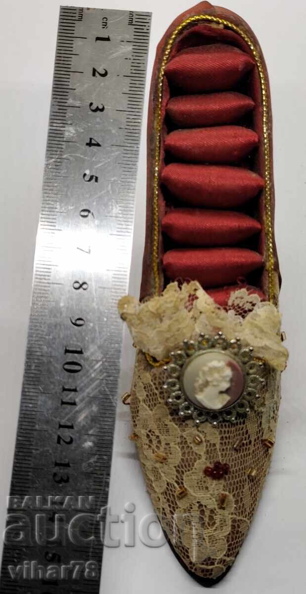 Old slipper for jewelry - 5