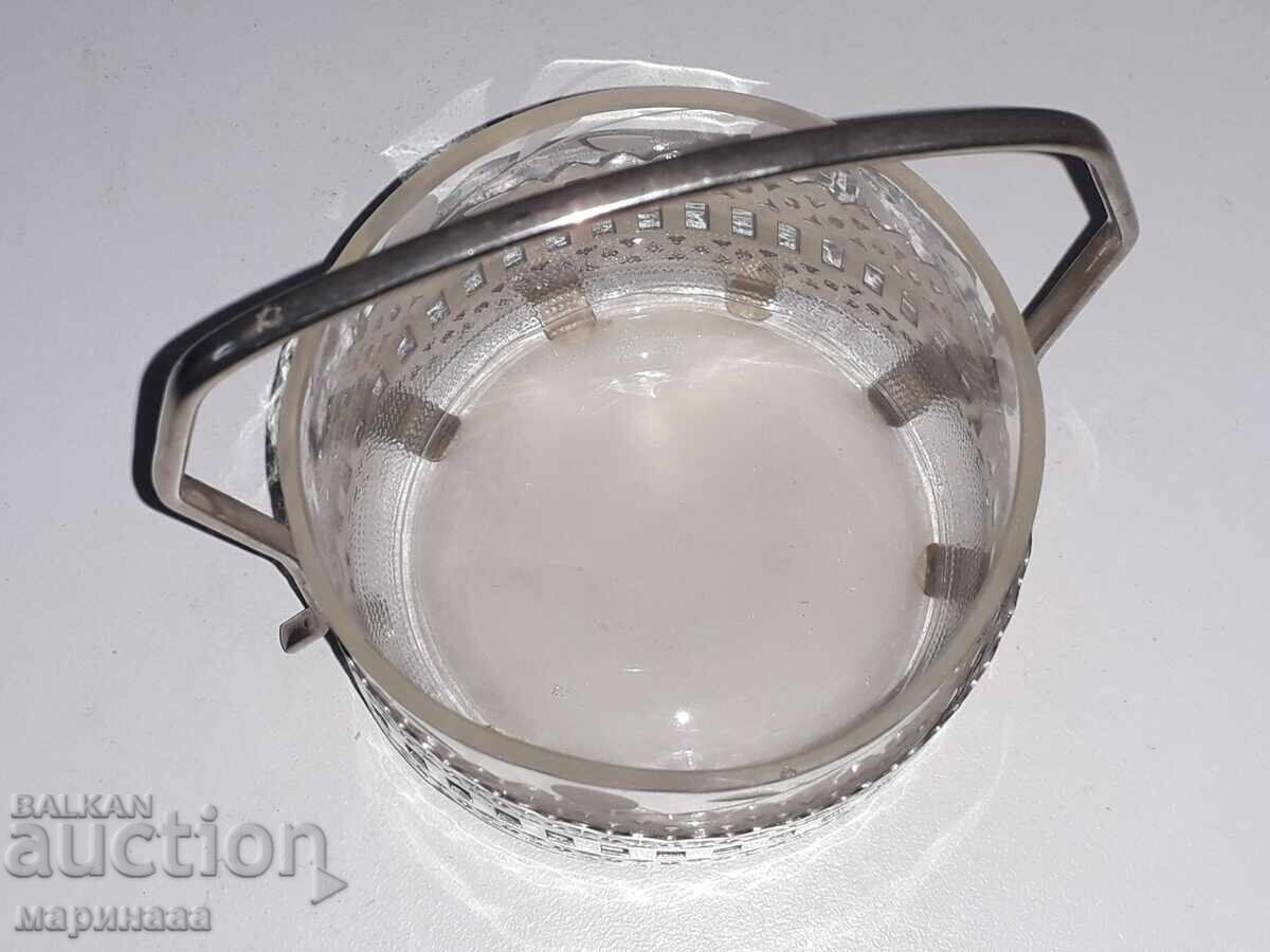 CUTIE DE BOMBOANE VECHE. STICLĂ, METAL cu preț 5.00 BGN | € 2.56