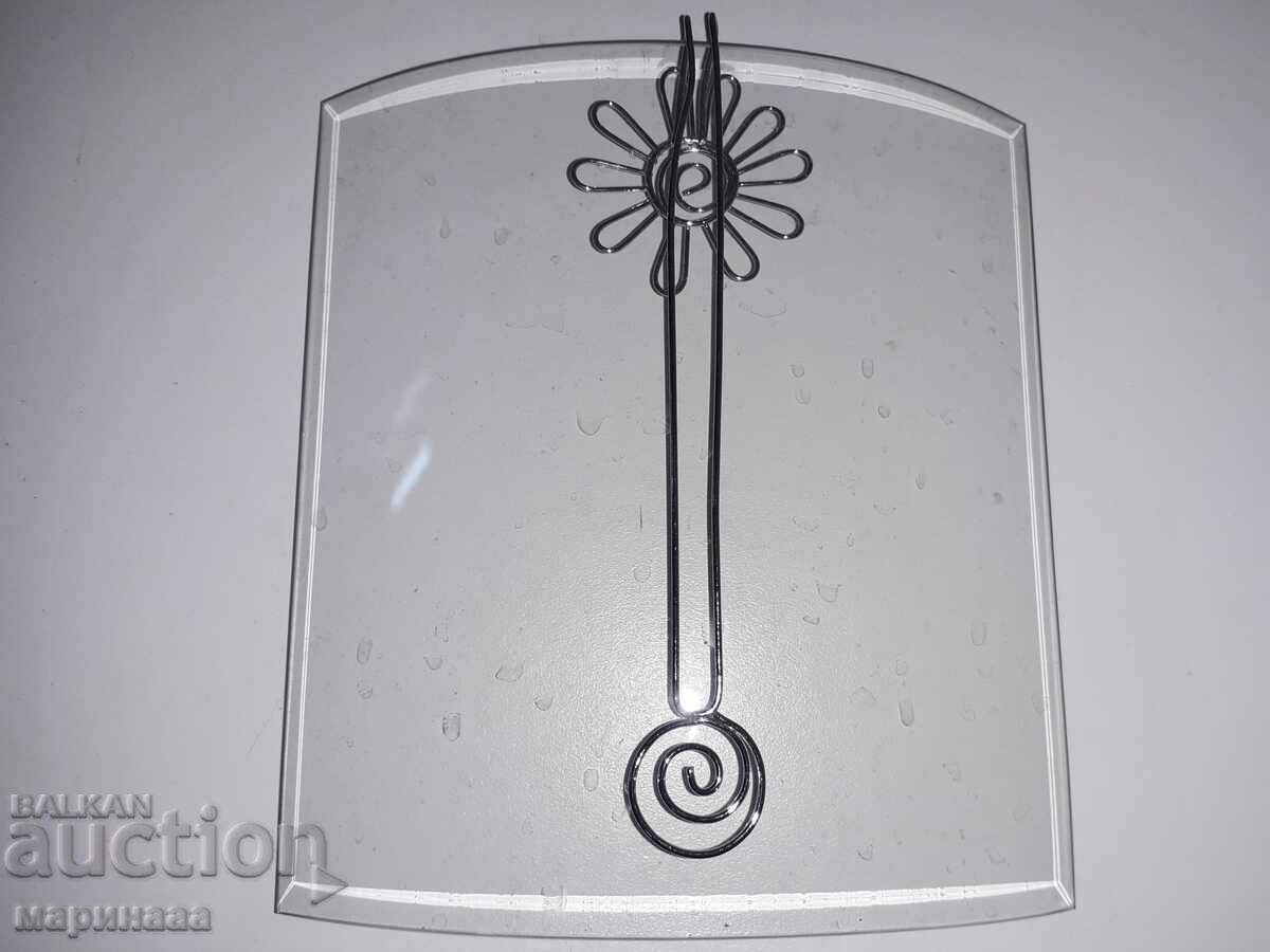 RAMĂ NOUĂ. STICLĂ, METAL cu preț 3.50 BGN | € 1.79