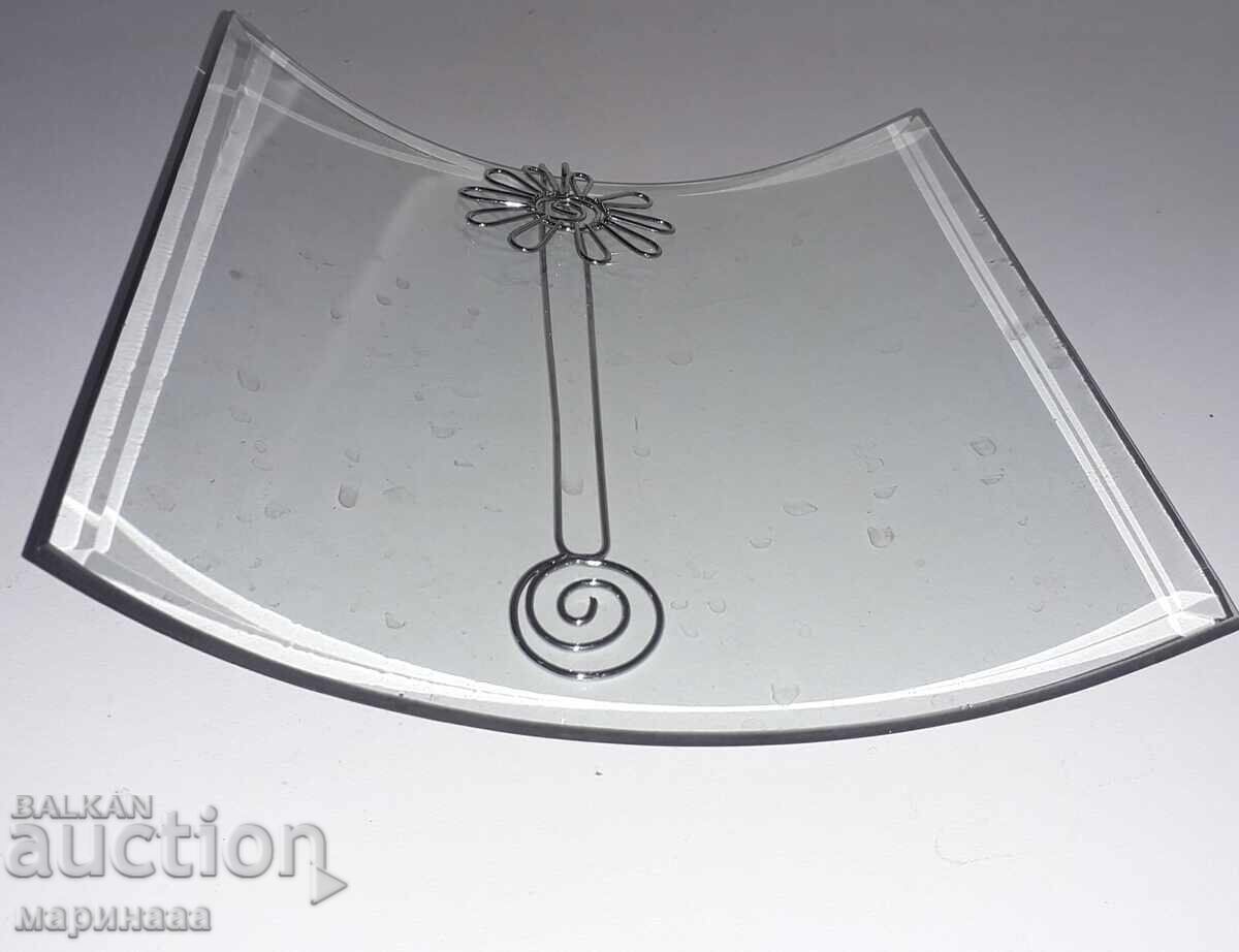 Livrarea RAMĂ NOUĂ. STICLĂ, METAL