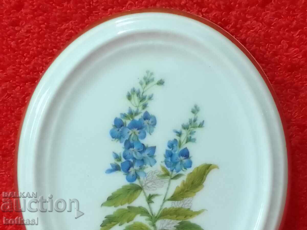 Auction  Painting of flowers on porcelain VOLKSTEDT Thuringia, handmade