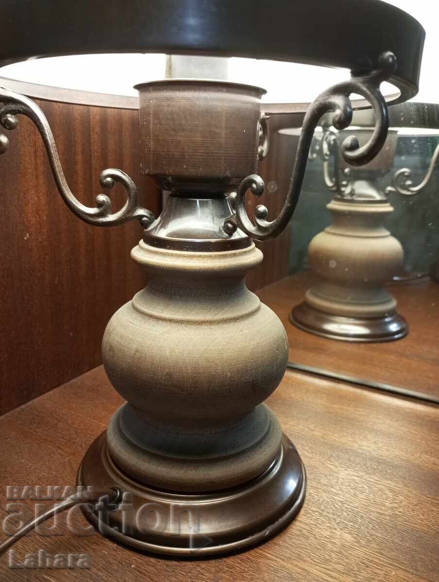 Delivery of Beautiful nightstand, table lamp Delivery of Beautiful nightstand, table lamp