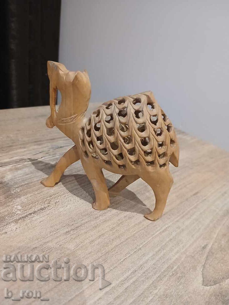 Ξυλόγλυπτη φιγούρα καμήλα με τιμή 15.00 BGN | € 7.67