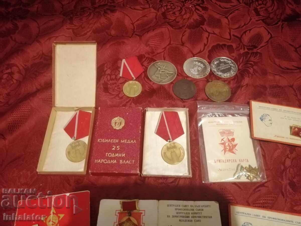 Лот СОЦ медали значки с документи и др с цена 23.00 лв. | € 11.76 Лот СОЦ медали значки с документи и др с цена 23.00 лв. | € 11.76