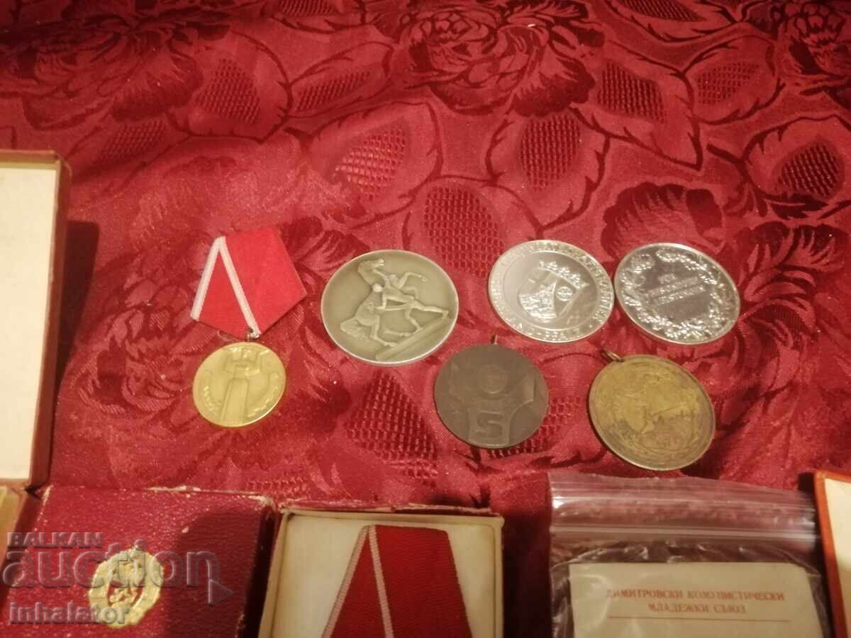 Лот СОЦ медали значки с документи и др - 7 Лот СОЦ медали значки с документи и др - 7