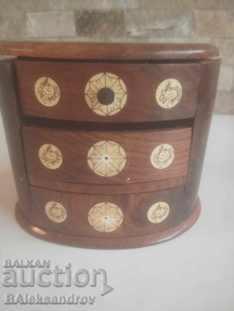 Auction Old box mahogany and bone Auction Old box mahogany and bone