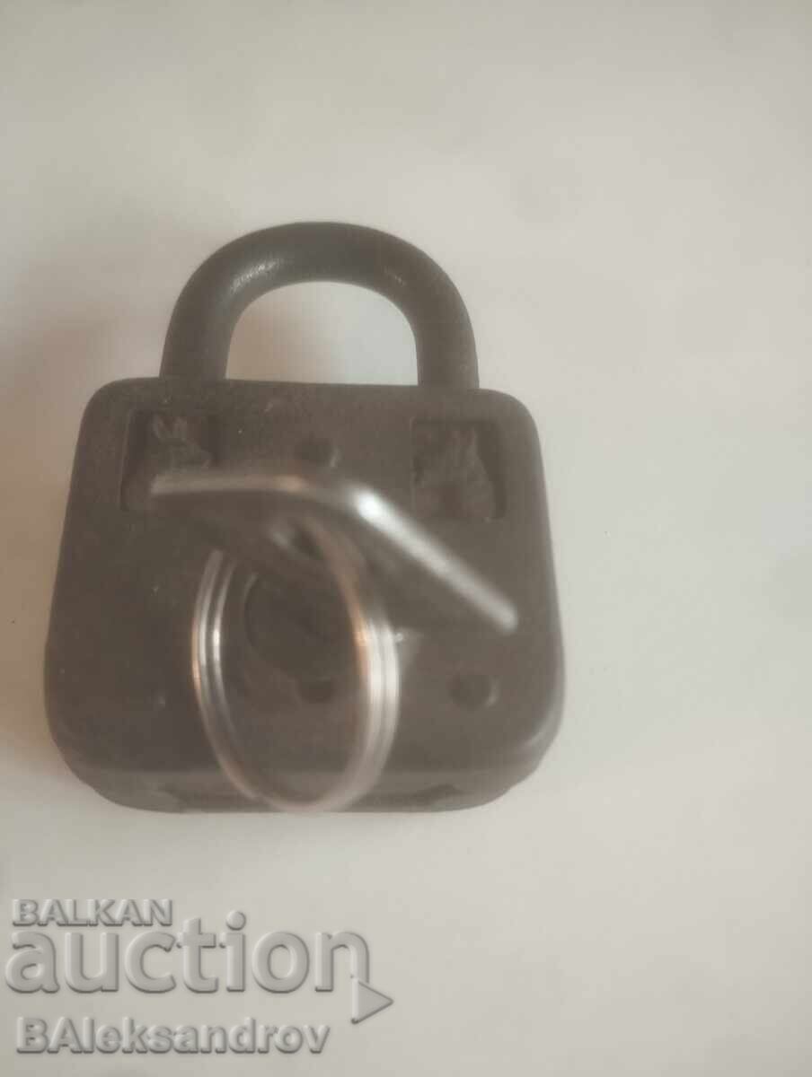 Παλιό λουκέτο για συλλογή με τιμή 14.00 BGN | € 7.16