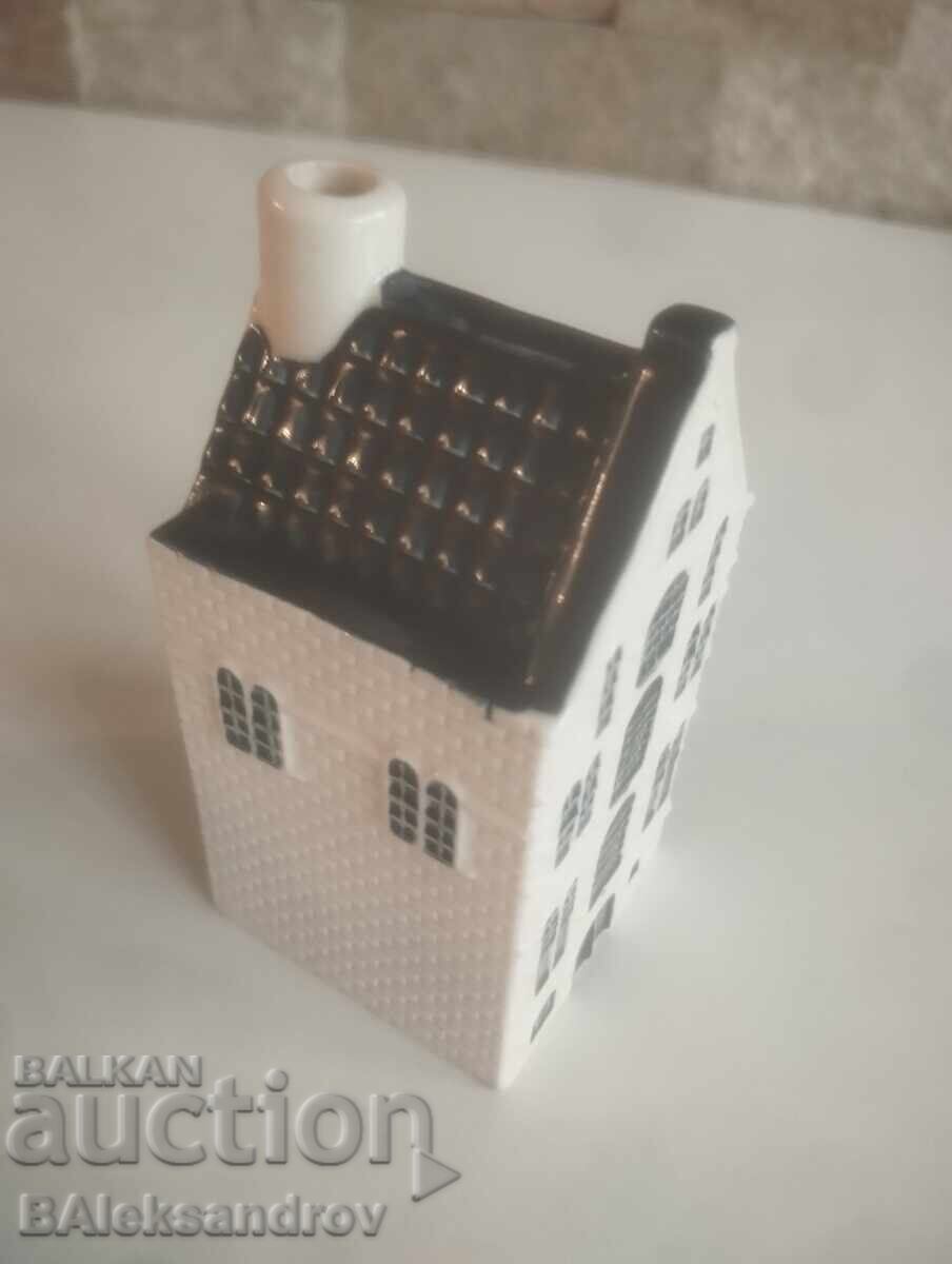 Аукцион Колекционерска порцеланова къщичка Аукцион Колекционерска порцеланова къщичка