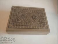 Cutie veche de tablă