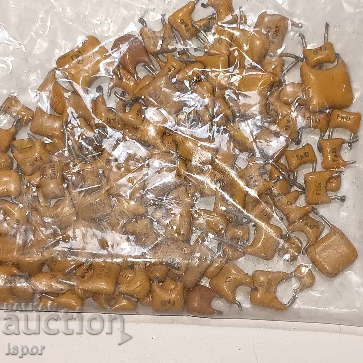 Capacitors with price 30.00 BGN | € 15.34