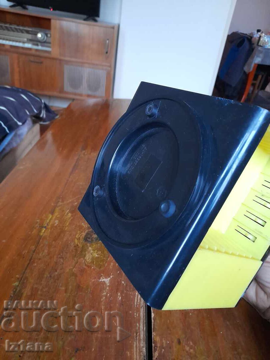 Auction  Old cassette deck, box for cassettes