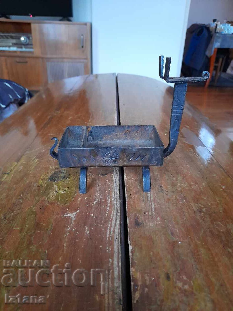 Παλιό κηροπήγιο