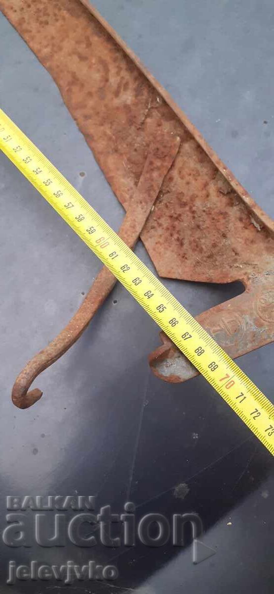 Παλιά μαλλιά για κούρεμα με τιμή € 20.45 | 40.00 BGN