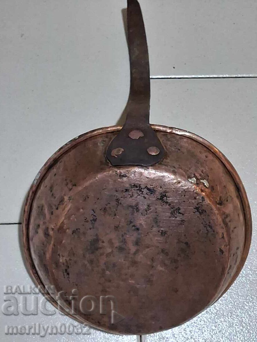 Delivery of Old copper pan, copper, tray, copper vessel