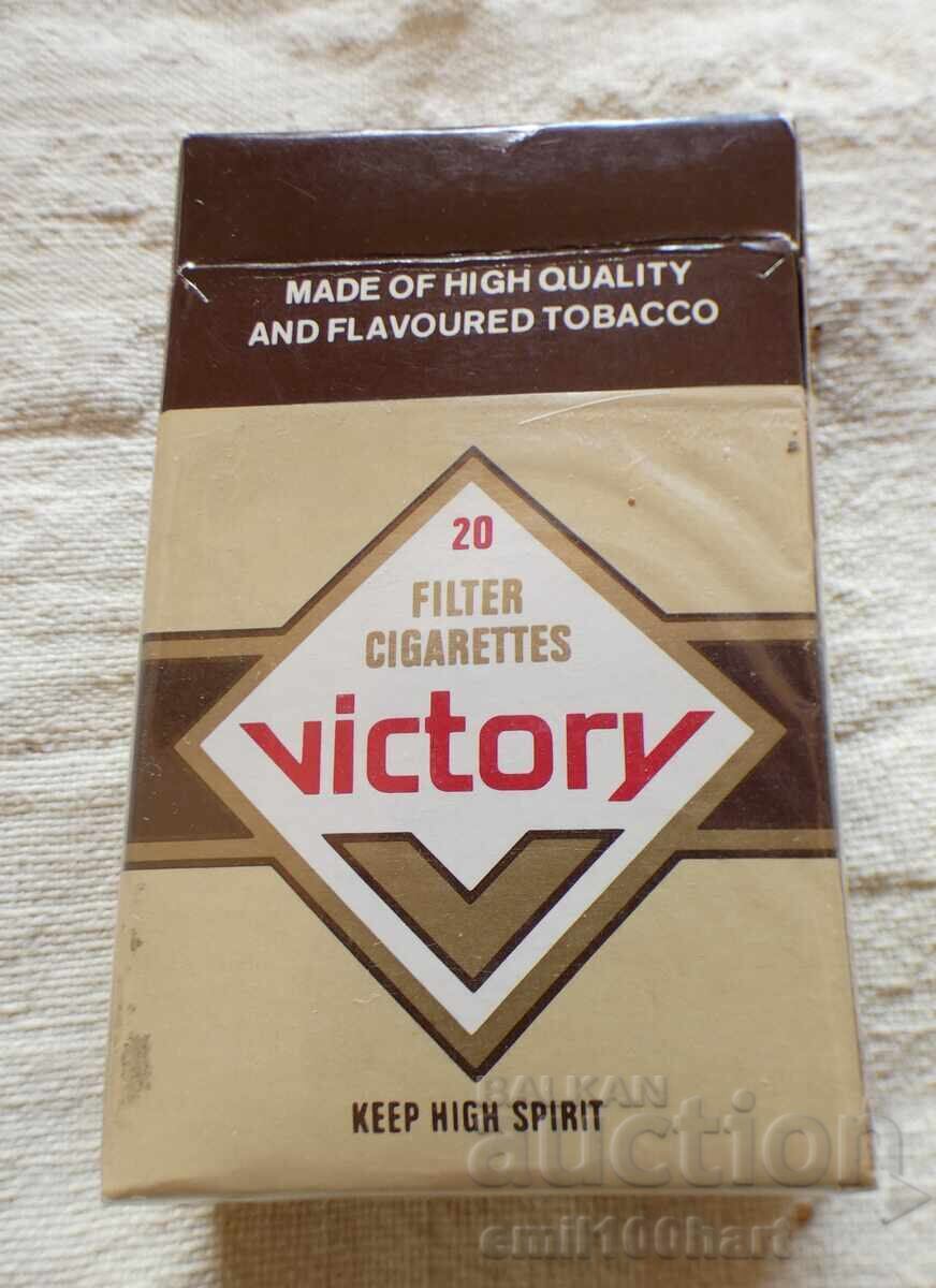 Box of VICTORY KING SIZE cigarettes - 6