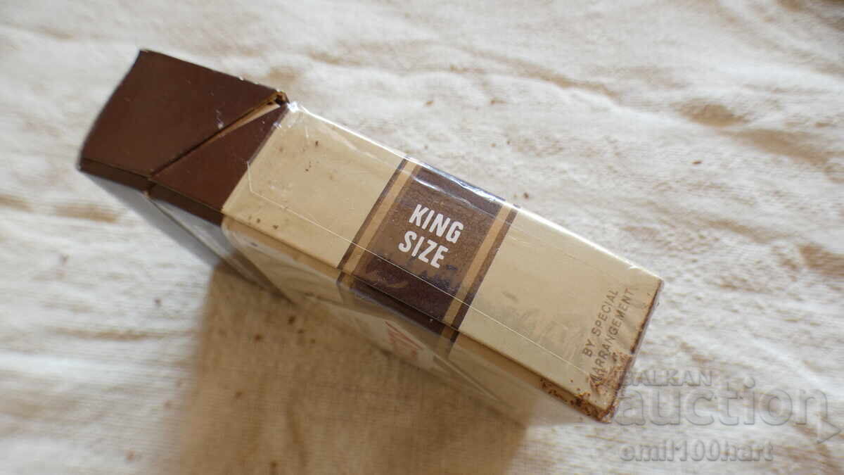 Box of VICTORY KING SIZE cigarettes - 7