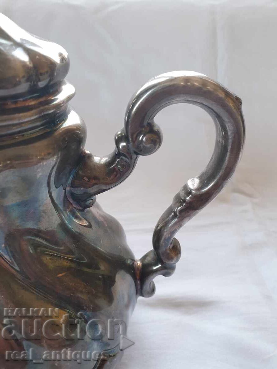 Licitație Ceainic din porțelan placat cu argint Licitație Ceainic din porțelan placat cu argint