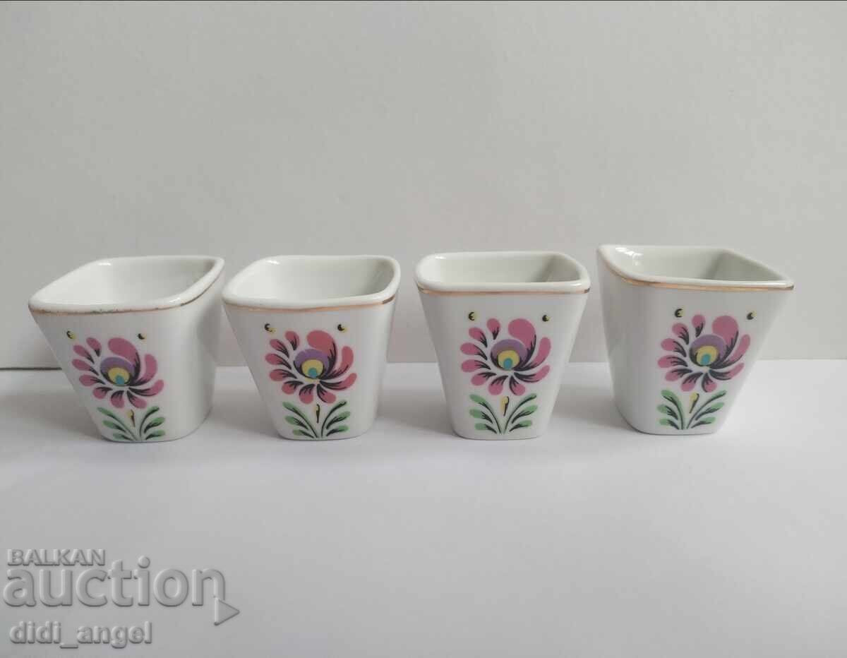 Set of cups