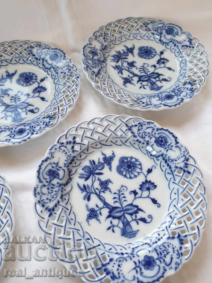 Delivery of A set of porcelain plates Delivery of A set of porcelain plates