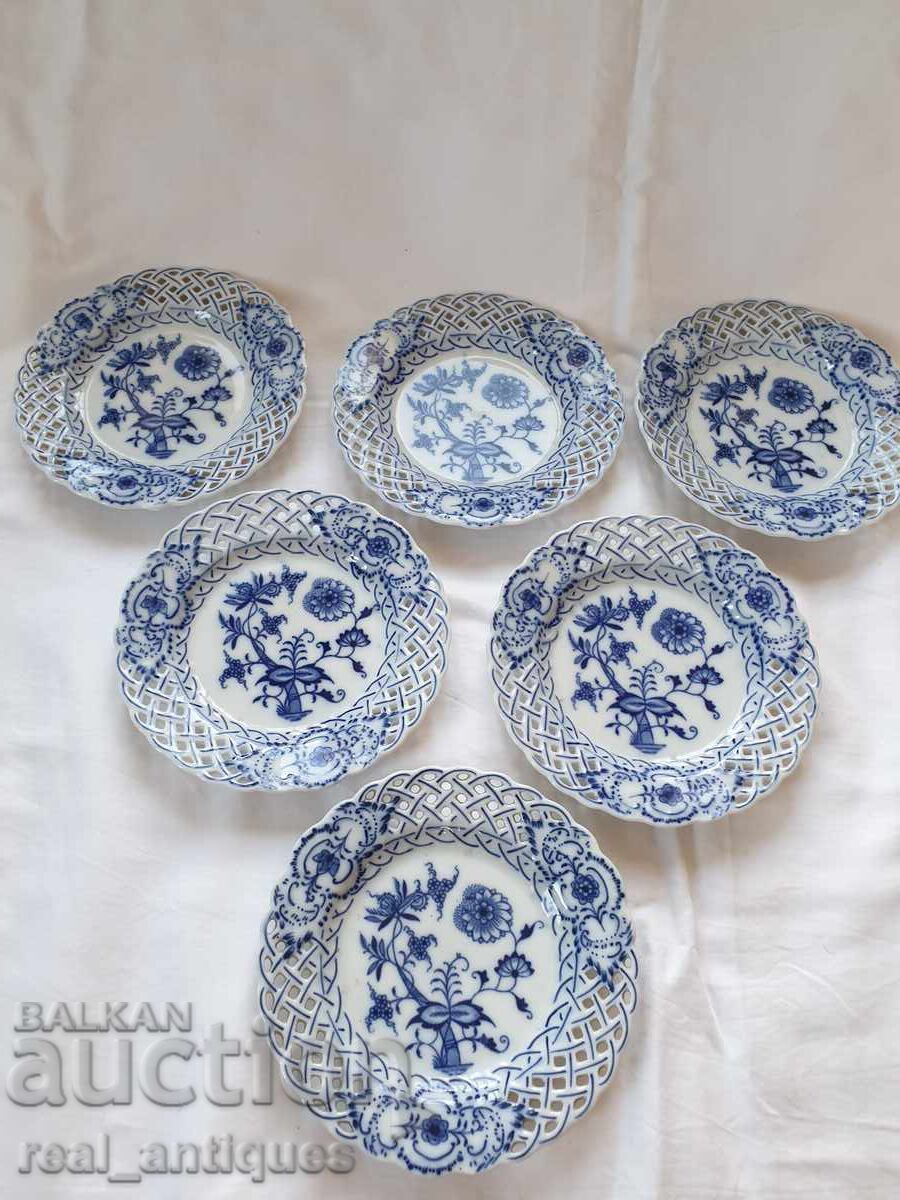 A set of porcelain plates A set of porcelain plates
