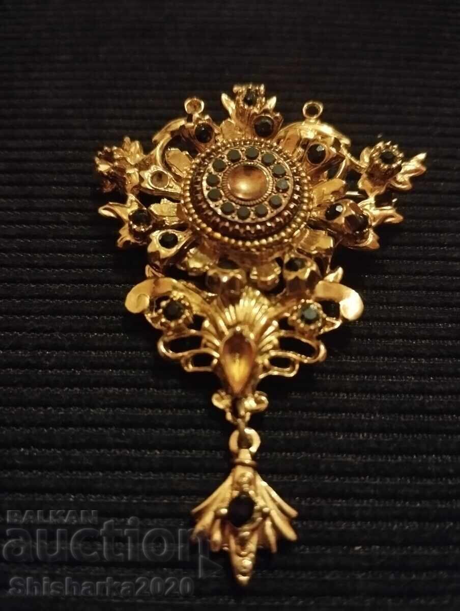 Auction  Vintage Sphinx Brooch 1960s