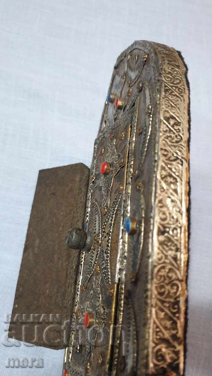 Auction Antique Moroccan mirror with 2 doors, metal stones Auction Antique Moroccan mirror with 2 doors, metal stones