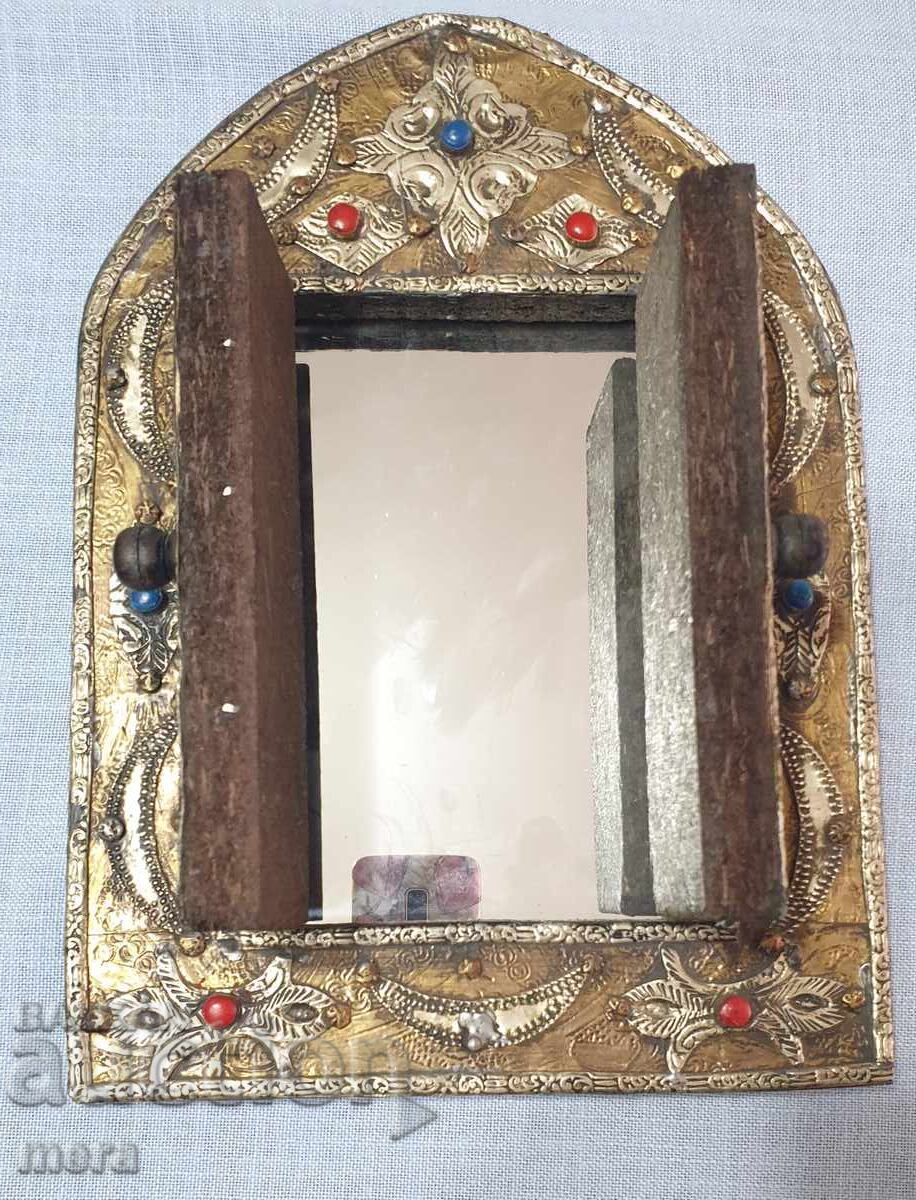 Delivery of Antique Moroccan mirror with 2 doors, metal stones Delivery of Antique Moroccan mirror with 2 doors, metal stones