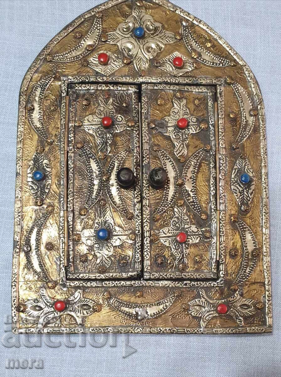Antique Moroccan mirror with 2 doors, metal stones Antique Moroccan mirror with 2 doors, metal stones
