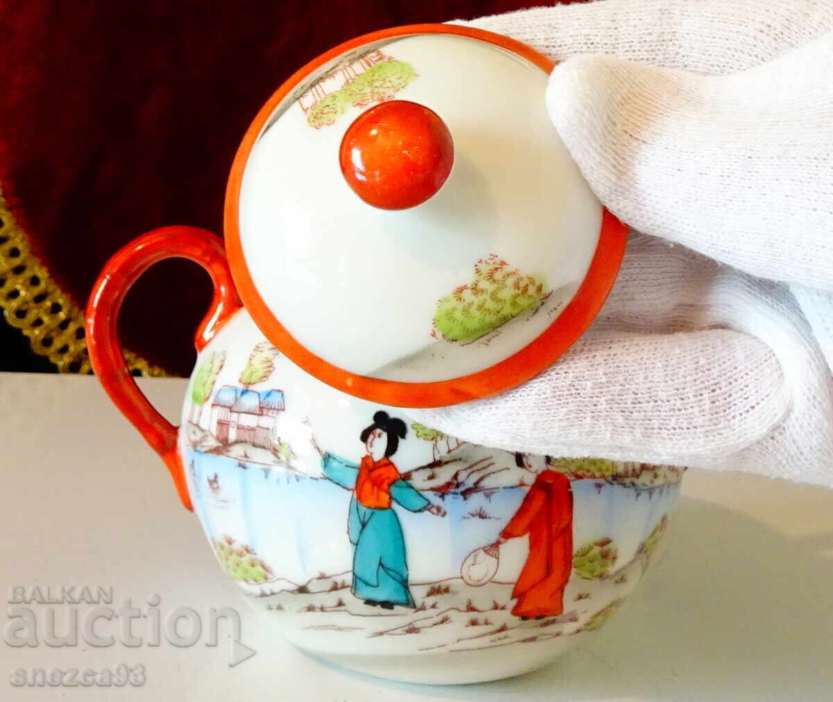 Доставка на Захарница японски порцелан 400 мл.