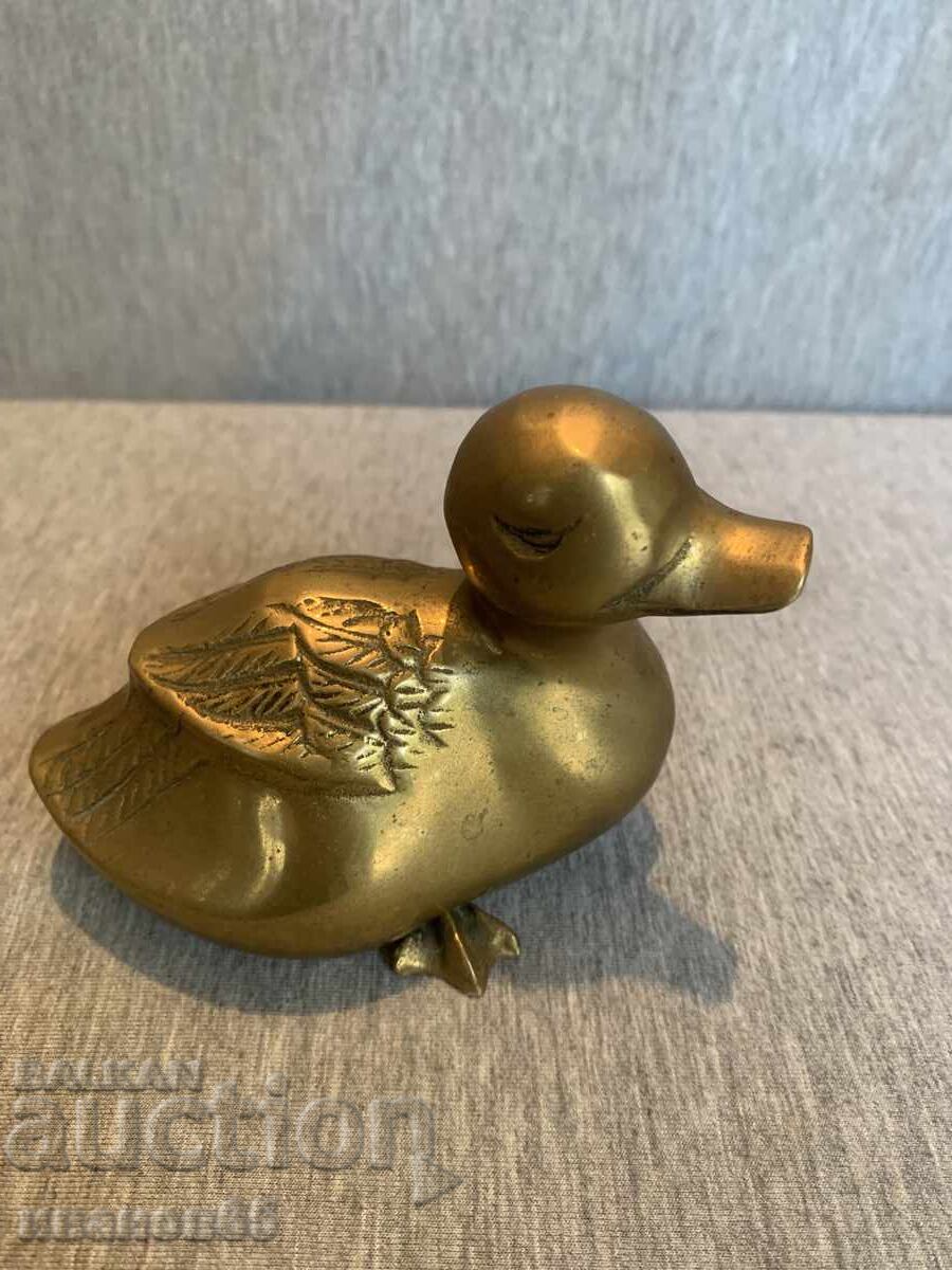 Delivery of Bronze duck Delivery of Bronze duck