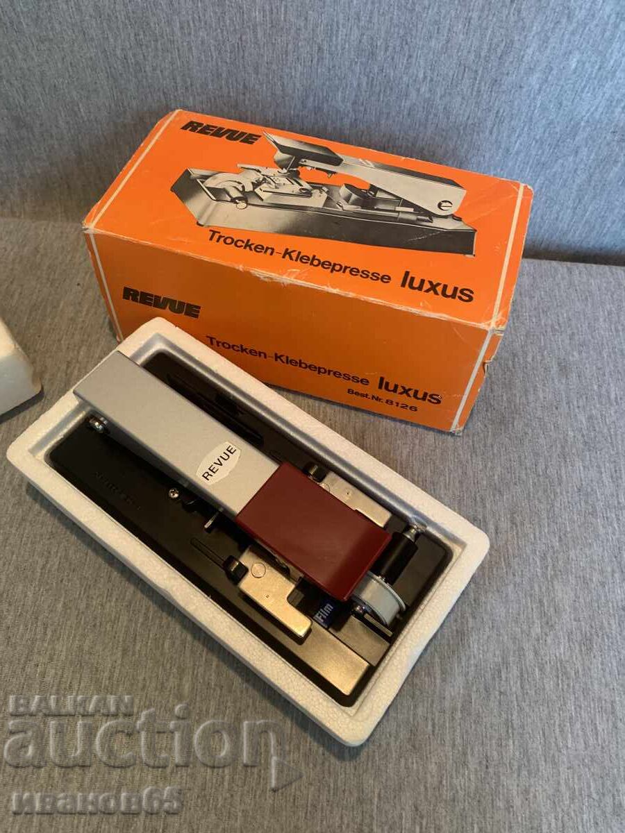 Auction Revue dry glue press for 8mm tape gluing Auction Revue dry glue press for 8mm tape gluing