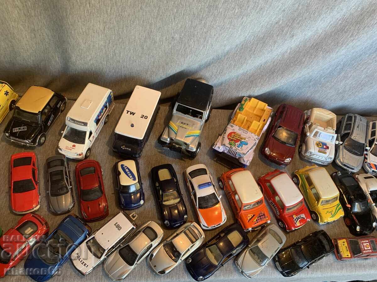 Large lot of toy cars - 7 Large lot of toy cars - 7