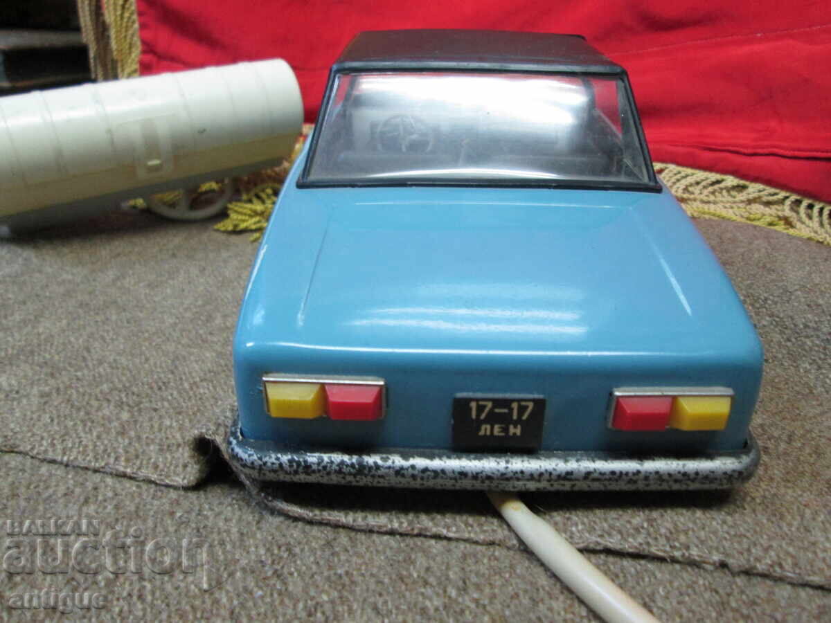 Livrarea Jucărie rusească de colecție Volga GAZ-24 URSS
