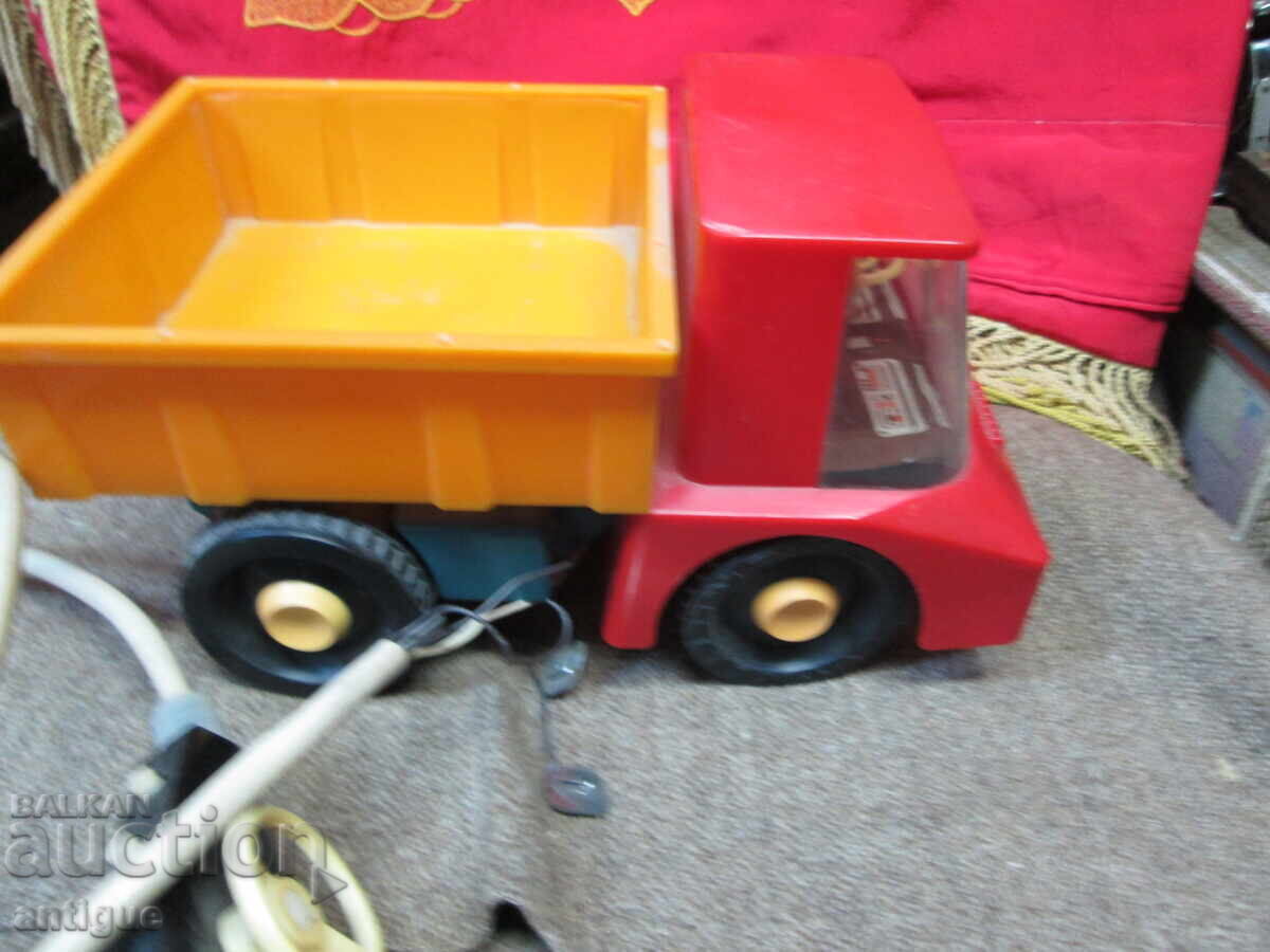 Auction  OLD SOVIET USSR TOY TRUCK WITH REMOTE CONTROL