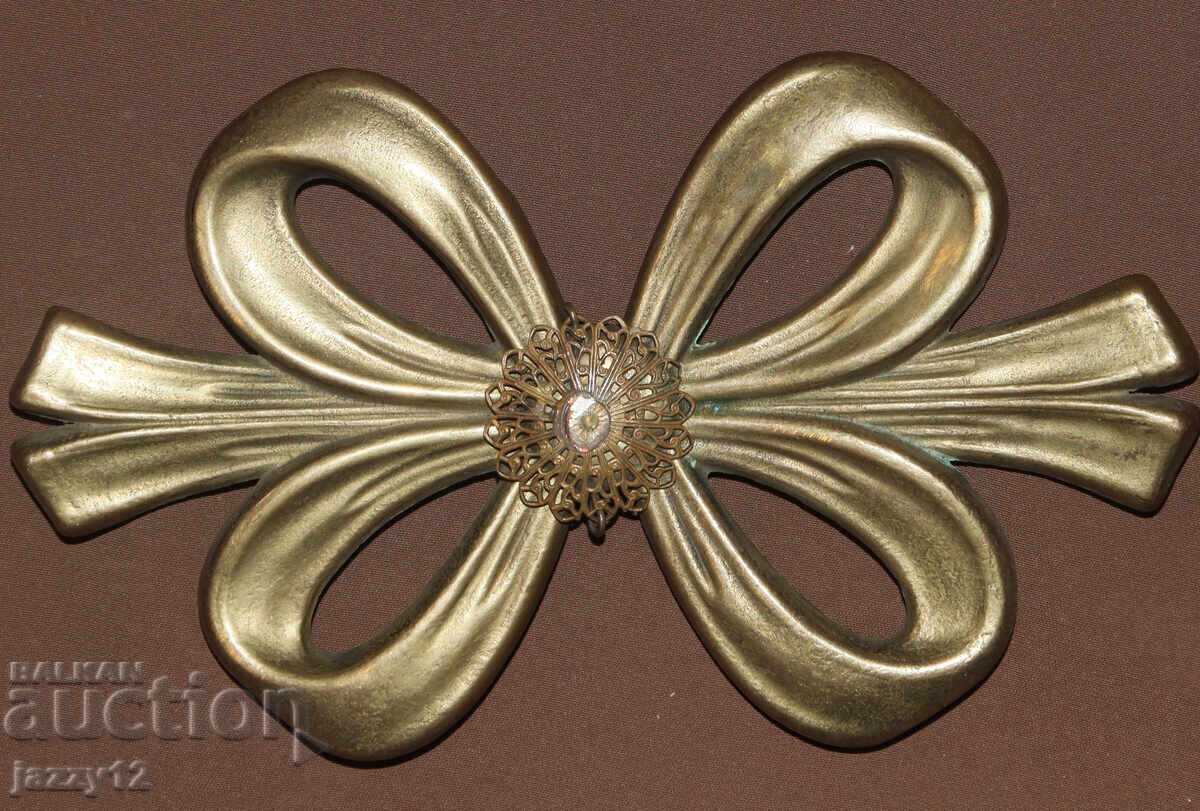 Antique brass applique with price 100.00 BGN | € 51.13