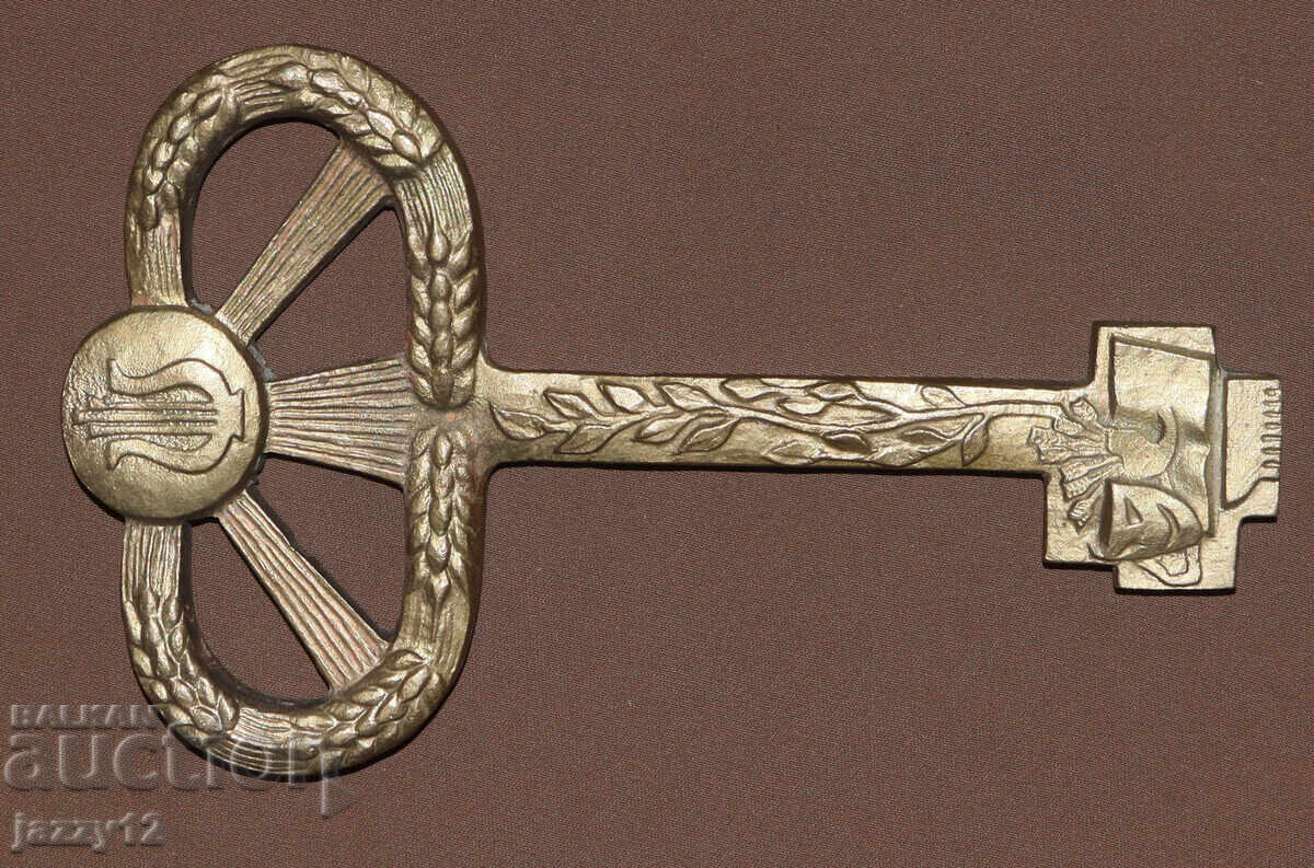 Decorative Bronze Key Sculpture General Toshevo - 6 Decorative Bronze Key Sculpture General Toshevo - 6