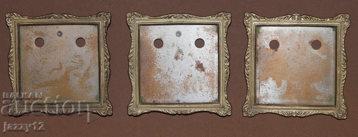 Set 3 rame foto decorative vechi din alamă cu preț 100.00 BGN | € 51.13 Set 3 rame foto decorative vechi din alamă cu preț 100.00 BGN | € 51.13