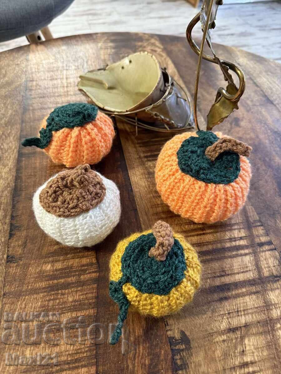 Χειροποίητο, σετ πλεκτές κολοκύθες για Halloween Χειροποίητο, σετ πλεκτές κολοκύθες για Halloween