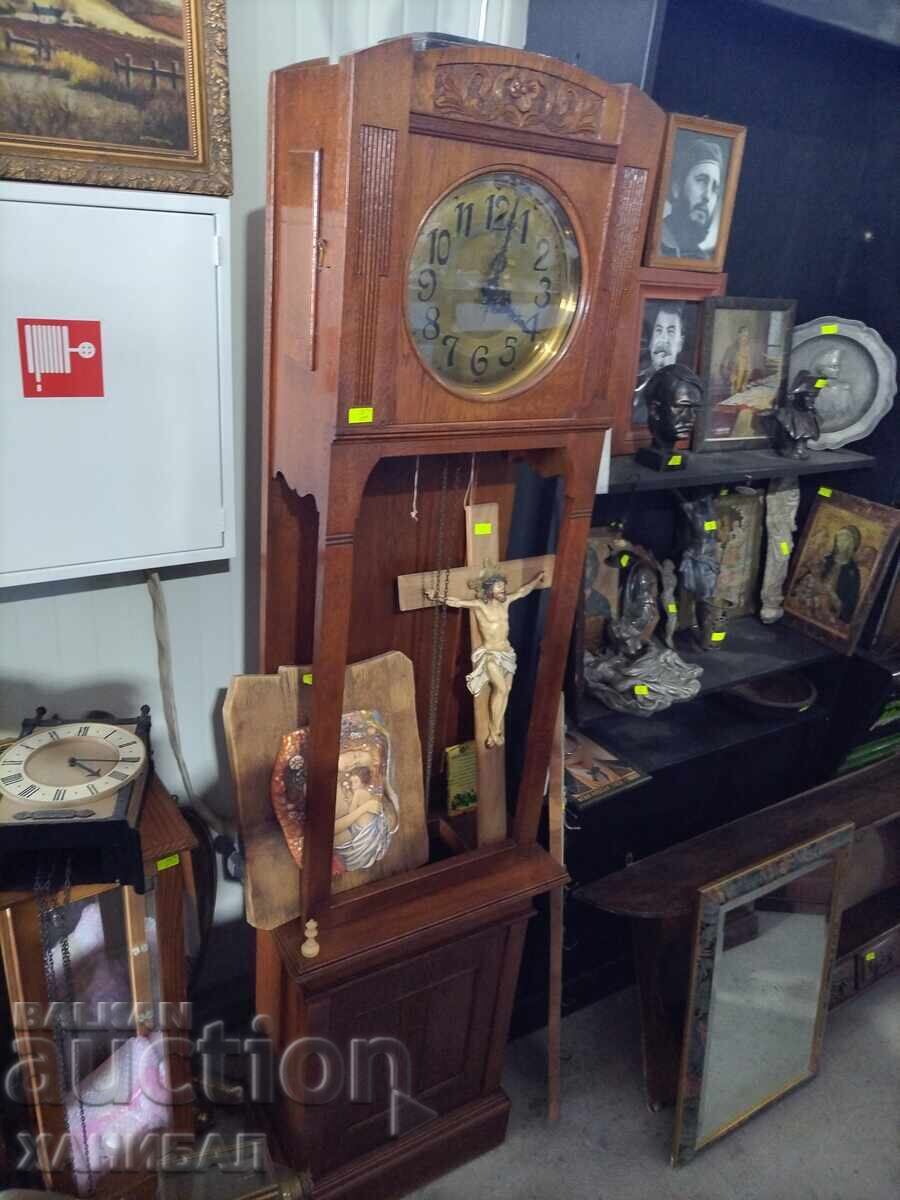 ГОЛЯМ ПАРКЕТЕН ЧАСОВНИК. ГОЛЯМ ПАРКЕТЕН ЧАСОВНИК.