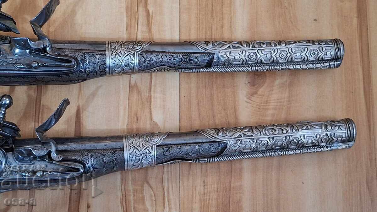 Delivery of Pair of pistols, pistol, revolver, blank firing, shishane