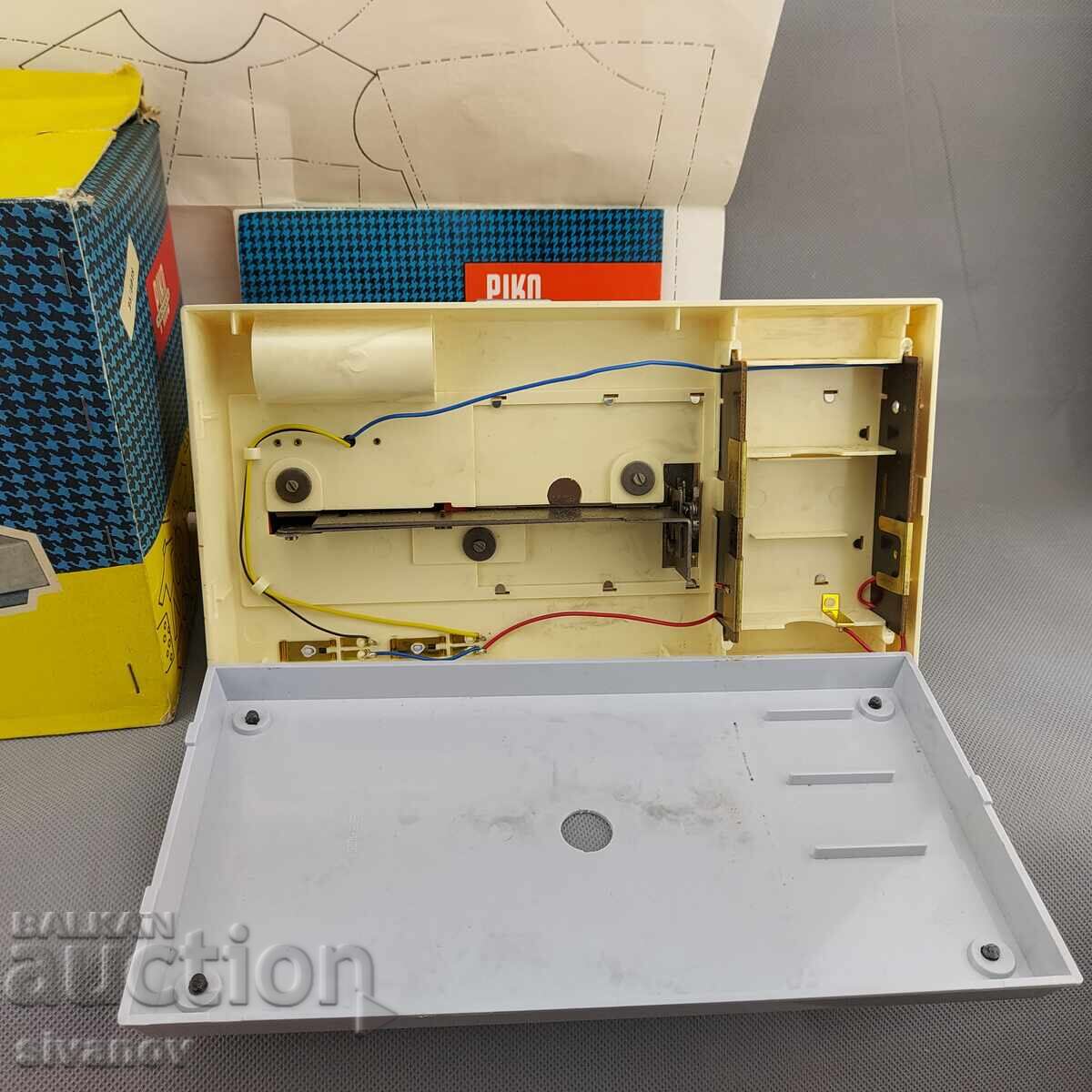 Παράδοση Παλιά παιδική ραπτομηχανή PIKO Mechanik Elektra 5018, #3115
