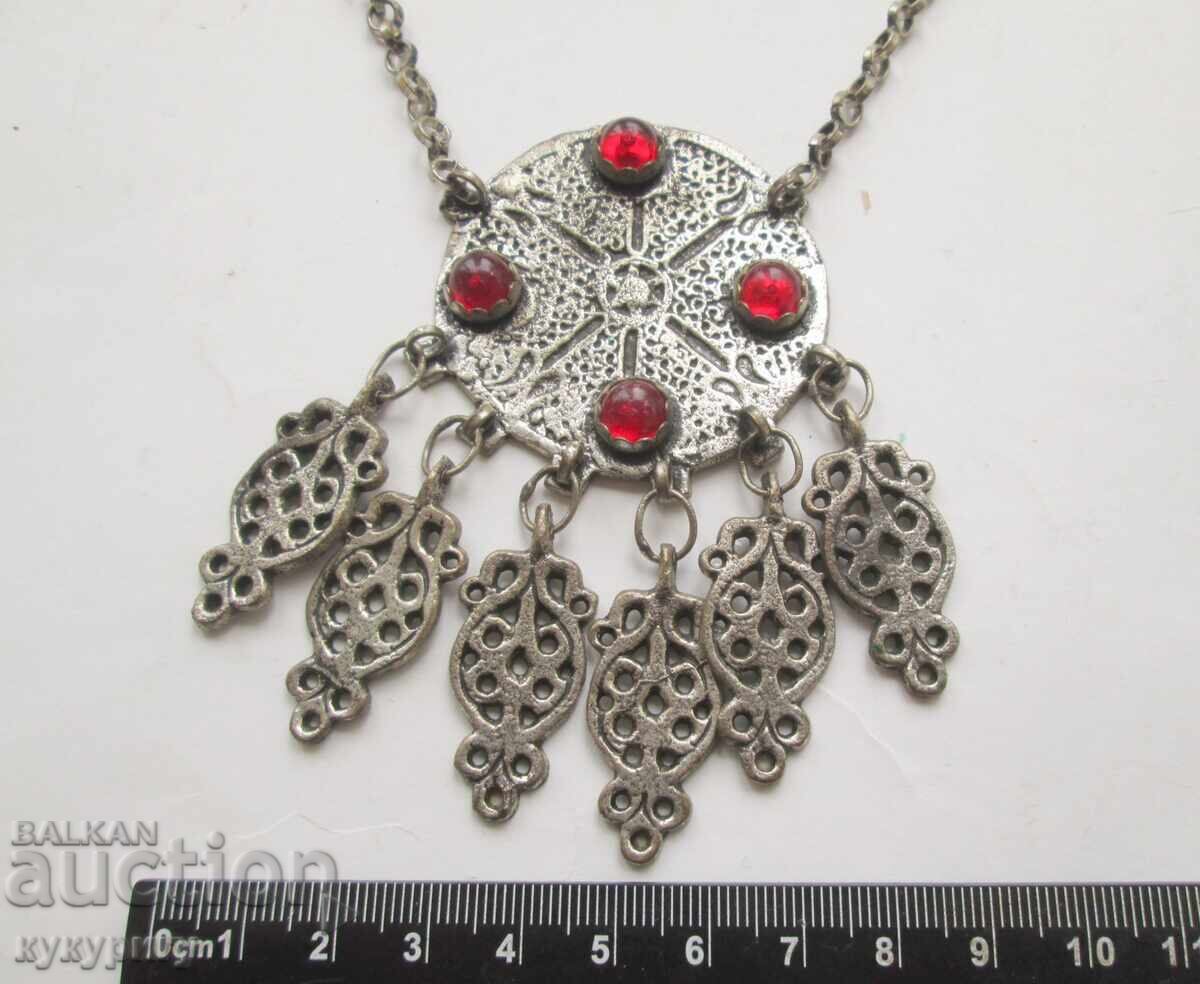 Delivery of Old jewelry necklace ornament for women's folk costume Delivery of Old jewelry necklace ornament for women's folk costume