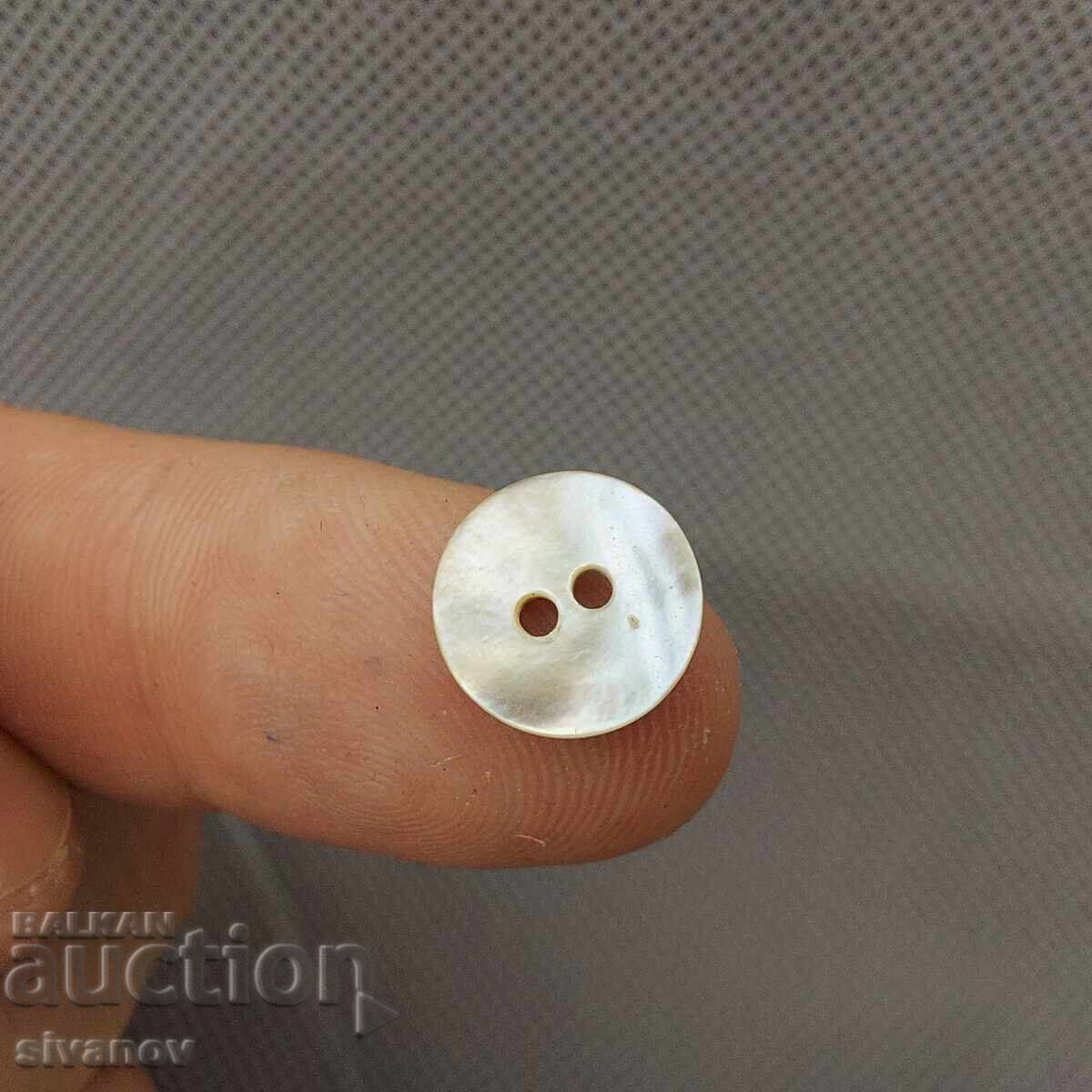 Доставка на Лот от 15 стари кръгли копчета от седеф 10 мм #3123 Доставка на Лот от 15 стари кръгли копчета от седеф 10 мм #3123