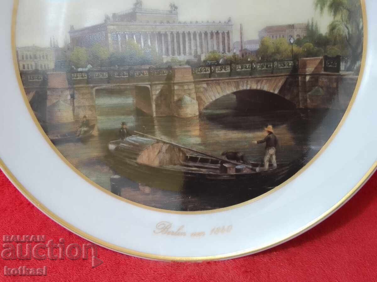 Πορσελάνινο πιάτο Βασιλική Μανιφακτούρα KPM Βερολίνου του 1840 με τιμή 335.50 BGN | € 171.54