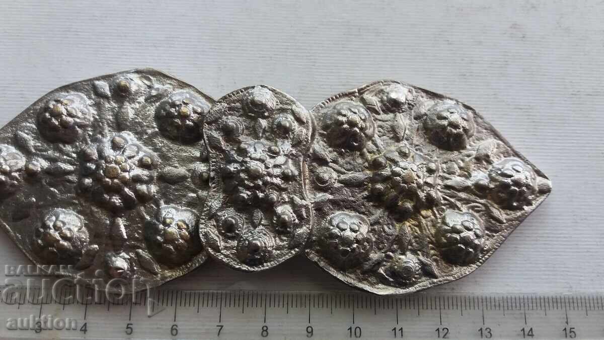 PAFTALE MASIVE DIN BRONZ - ARGINTATE cu preț 46.99 BGN | € 24.03 PAFTALE MASIVE DIN BRONZ - ARGINTATE cu preț 46.99 BGN | € 24.03