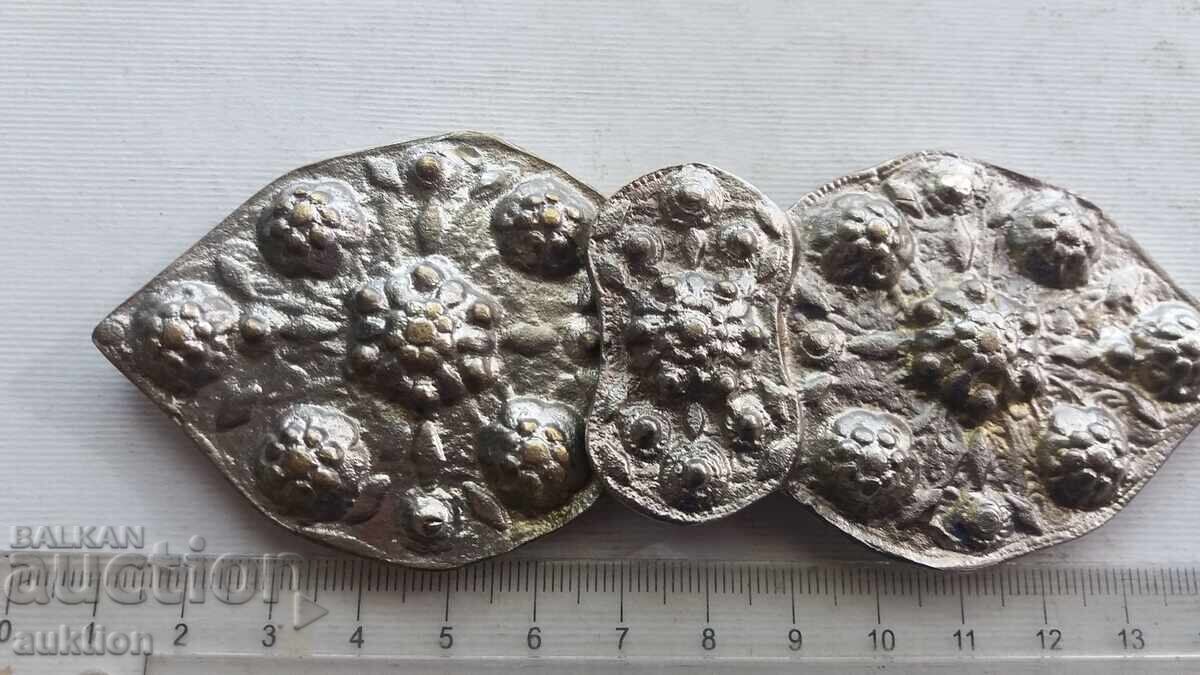 Licitație PAFTALE MASIVE DIN BRONZ - ARGINTATE Licitație PAFTALE MASIVE DIN BRONZ - ARGINTATE